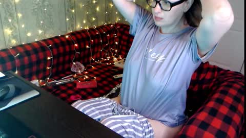 Snapshot of marlenehudsonah chatting on 11, 10, 2025 MarleneHudsonAh online show from 11, 10, 2025