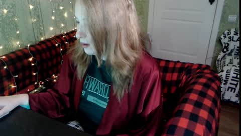 Snapshot of marlenelue chatting on 27, 9, 2025 MarleneLue online show from 27, 9, 2025