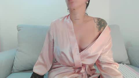 Snapshot of marthina_thompson chatting on 24, 1, 2025 marthina thompson online show from 24, 1, 2025