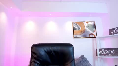Snapshot of martina_mancinii chatting on 10, 7, 2026 Martina online show from 10, 7, 2026