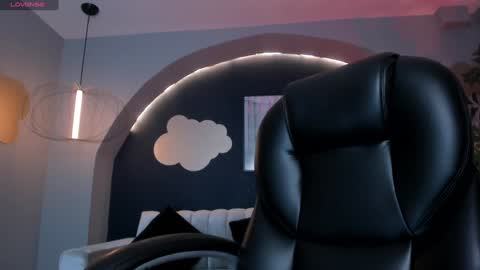 Martinna Bonnet online show from 9, 1, 2025