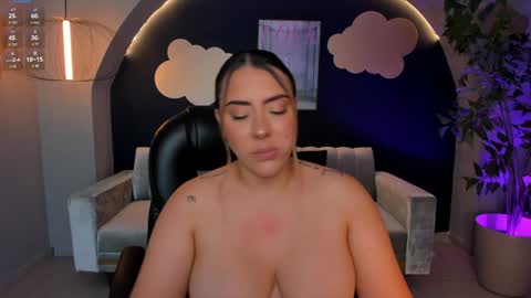 Martinna Bonnet online show from 3, 2, 2025