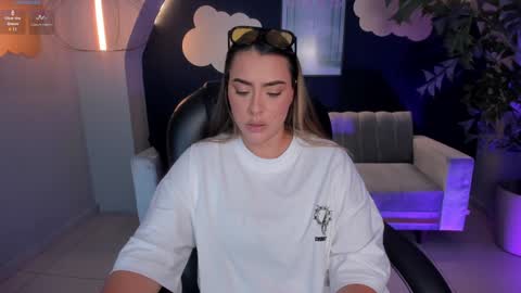 Martinna Bonnet online show from 7, 2, 2025