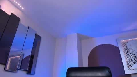 Martinna Bonnet online show from 27, 11, 2025