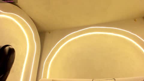 Martinna Bonnet online show from 28, 11, 2025