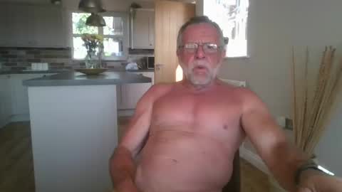 Snapshot of martinrgbxxxx chatting on 10, 7, 2026 martinrgbxxxx online show from 10, 7, 2026