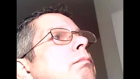 Snapshot of martylv702 chatting on 17, 12, 2025 marty online show from 17, 12, 2025