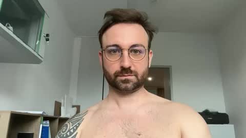 Snapshot of marvinboy69 chatting on 7, 5, 2026 marvinboy69 online show from 7, 5, 2026