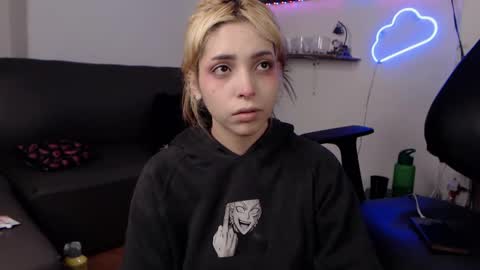                      100   online show from 6, 3, 2025