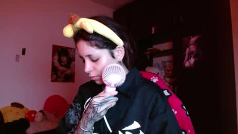 Snapshot of mary_janness chatting on 19, 5, 2026 100 online show from 19, 5, 2026