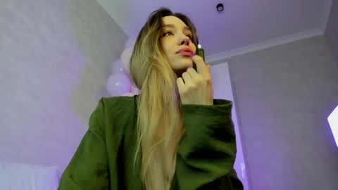 HelIo  Everyone Im MaryWelcome  to my room and  lets have  a good  time  together with me   online show from 19, 4, 2026