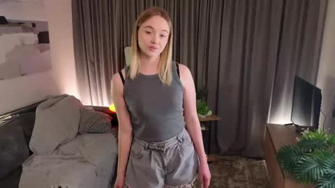 Snapshot of maryajulius chatting on 12, 5, 2026 Alice online show from 12, 5, 2026