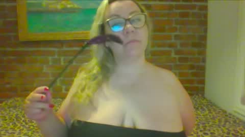 MaryChubby  online show from 21, 5, 2026