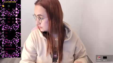 Snapshot of maryluna95 chatting on 19, 2, 2025 Dulce Maria online show from 19, 2, 2025