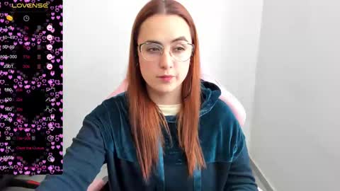 Snapshot of maryluna95 chatting on 25, 2, 2025 Dulce Maria online show from 25, 2, 2025