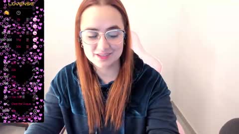 Snapshot of maryluna95 chatting on 26, 2, 2025 Dulce Maria online show from 26, 2, 2025