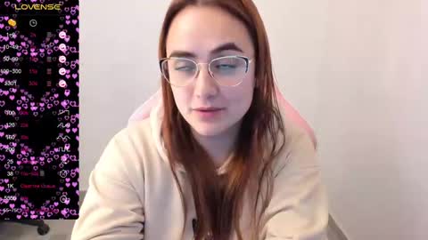 Snapshot of maryluna95 chatting on 4, 3, 2025 Dulce Maria online show from 4, 3, 2025