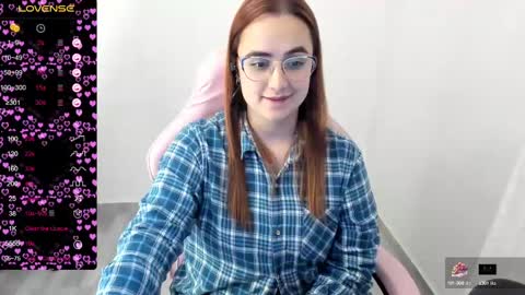 Snapshot of maryluna95 chatting on 5, 3, 2025 Dulce Maria online show from 5, 3, 2025