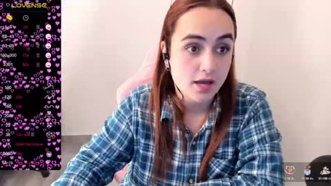 Snapshot of maryluna95 chatting on 5, 3, 2025 Dulce Maria online show from 5, 3, 2025