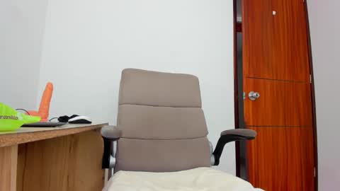 3 online show from 1, 12, 2025