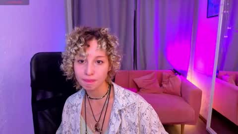 Snapshot of marywahlberg chatting on 13, 10, 2025 Mary online show from 13, 10, 2025