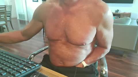 Snapshot of mascmuscle49 chatting on 13, 12, 2024 mascmuscle49 online show from 13, 12, 2024