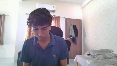 Mask Boy online show from 28, 11, 2025