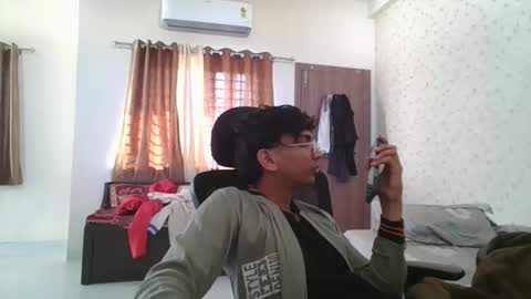 Mask Boy online show from 30, 11, 2025