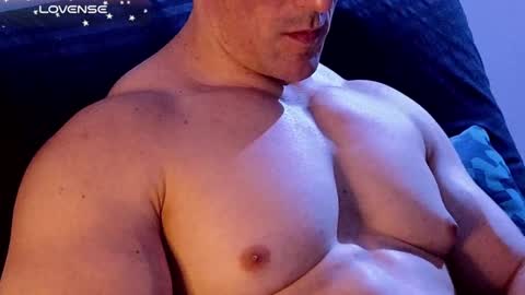 masked_bodybuilder online show from 24, 12, 2024