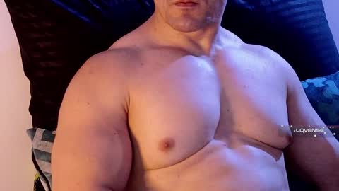 masked_bodybuilder online show from 4, 1, 2025