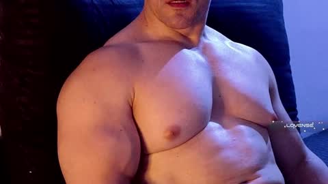 masked_bodybuilder online show from 31, 1, 2025