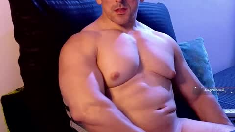 masked_bodybuilder online show from 24, 2, 2025