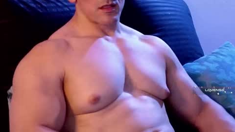 masked_bodybuilder online show from 28, 2, 2025