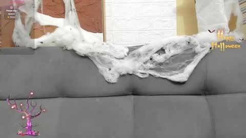 Snapshot of maskedgirl01 chatting on 30, 10, 2025 Scarlet online show from 30, 10, 2025