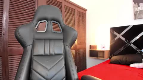 Snapshot of maskedgirl01 chatting on 24, 4, 2026 Scarlet online show from 24, 4, 2026