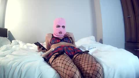 Masked Maeve online show from 22, 10, 2025