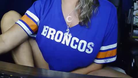 Snapshot of masksntitsntoes chatting on 2, 11, 2025 TitsnToes online show from 2, 11, 2025