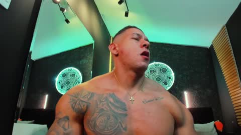 massimowalton2 online show from 11, 1, 2025