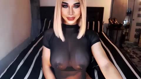 Snapshot of massivecockxmistress chatting on 4, 10, 2025 Aica online show from 4, 10, 2025