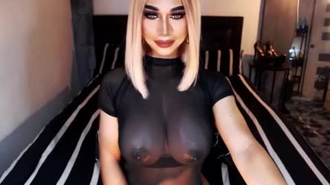 Snapshot of massivecockxmistress chatting on 12, 10, 2025 Aica online show from 12, 10, 2025