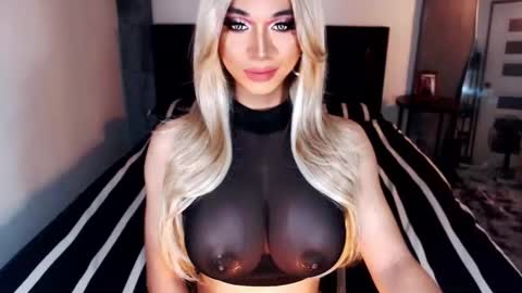 Snapshot of massivecockxmistress chatting on 14, 10, 2025 Aica online show from 14, 10, 2025