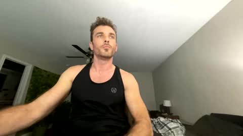 Snapshot of master_louie chatting on 15, 12, 2024 muskyjockdick online show from 15, 12, 2024