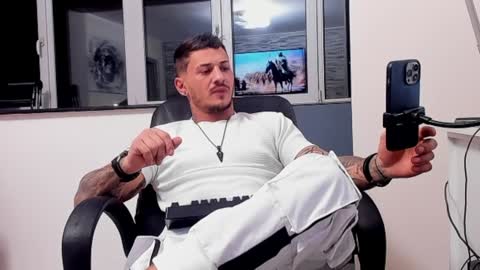 masterchris12 online show from 11, 12, 2024