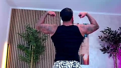 Snapshot of masterkingofmuscle chatting on 4, 5, 2026 masterkingofmuscle online show from 4, 5, 2026