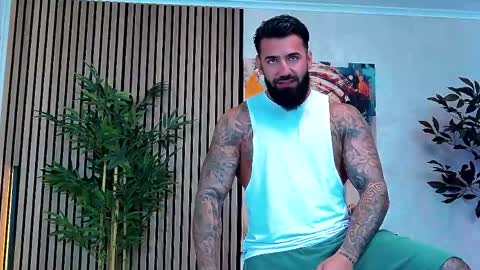Snapshot of masterkingofmuscle chatting on 8, 5, 2026 masterkingofmuscle online show from 8, 5, 2026