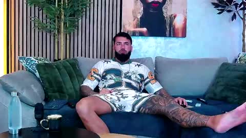 Snapshot of masterkingofmuscle chatting on 1, 6, 2026 masterkingofmuscle online show from 1, 6, 2026