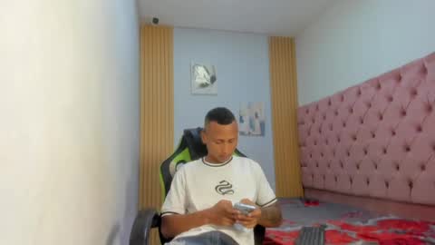 Snapshot of mastermorenohot23 chatting on 27, 4, 2026 mastermorenohot23 online show from 27, 4, 2026