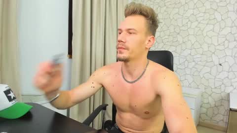 MateoBenjamin online show from 12, 1, 2025