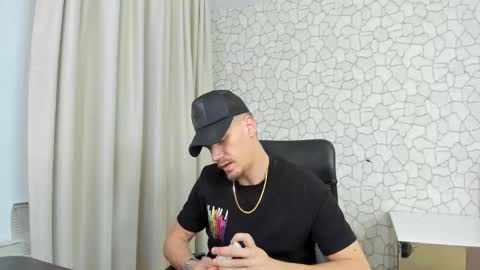 MateoBenjamin online show from 24, 1, 2025