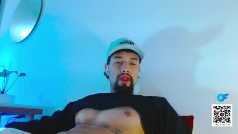 Snapshot of mathew444 chatting on 28, 10, 2025 STRURIBE ON INSTAGRAM online show from 28, 10, 2025